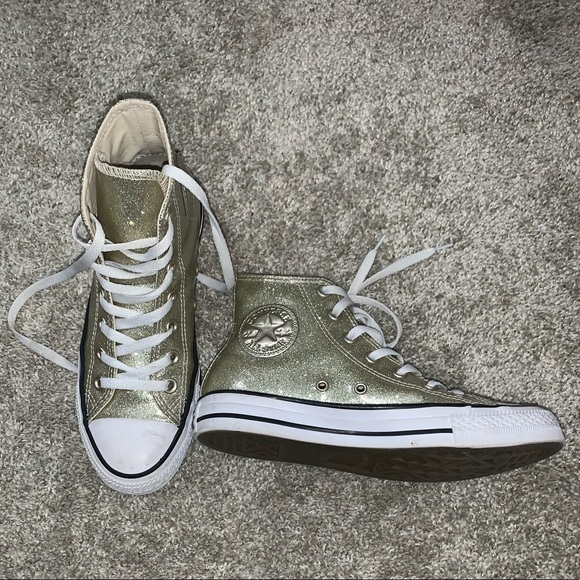 Converse - Picture 2 of 3